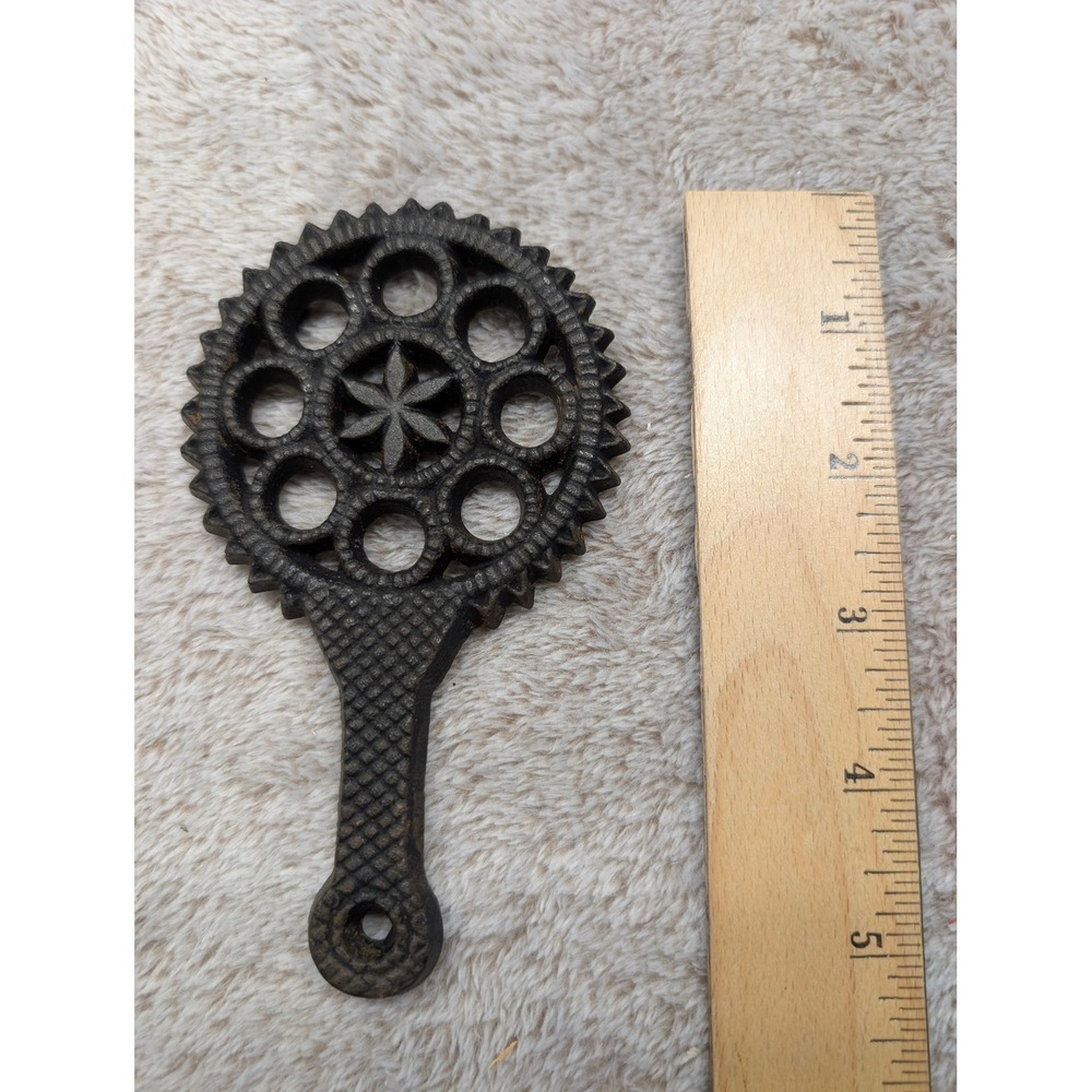 Wilton Cast Iron Mini Trivet Black Star Snowflake Design MCM Vintage 5 Inch